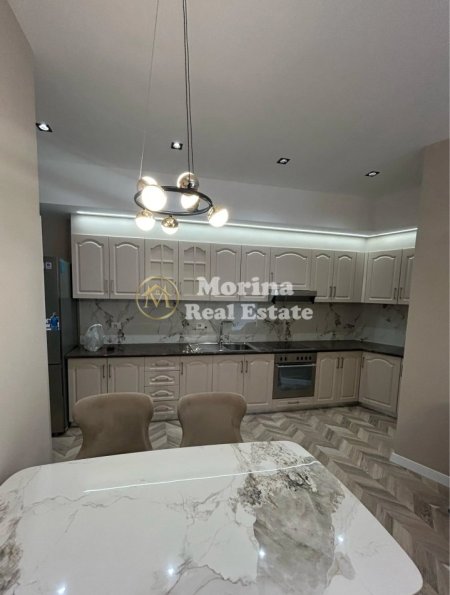 Tirane, jepet me qera apartament 2+1 Kati 7, 120 m² 1.100 € (9-Kateshet)
