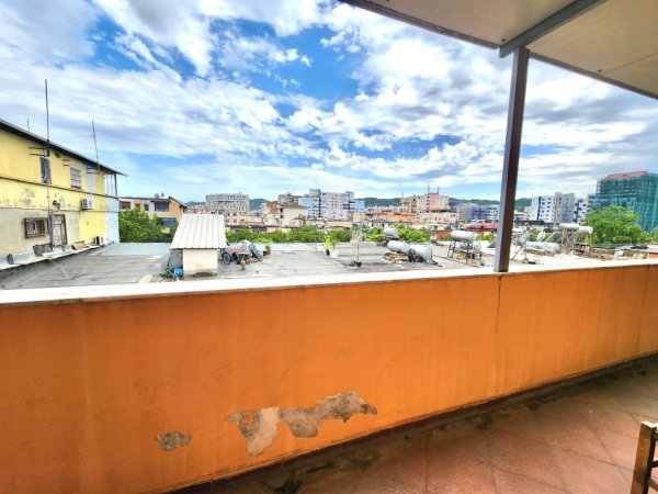 SHITET: 3+1+2wc + Kuzh Vec  (📍21 Dhjetori - FIKS NE KRYQEZIM ) | 142m2 NETO -1380€/m²🔥(196,000€)