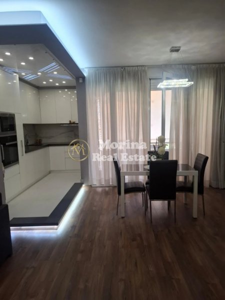 Tirane, jepet me qera apartament 2+1 Kati 3, 115 m² 500 € (Astir)