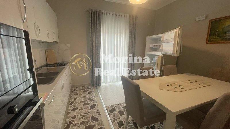 Tirane, jepet me qera apartament 2+1 Kati 2, 90 m² 600 € (Vilat Gjermane)