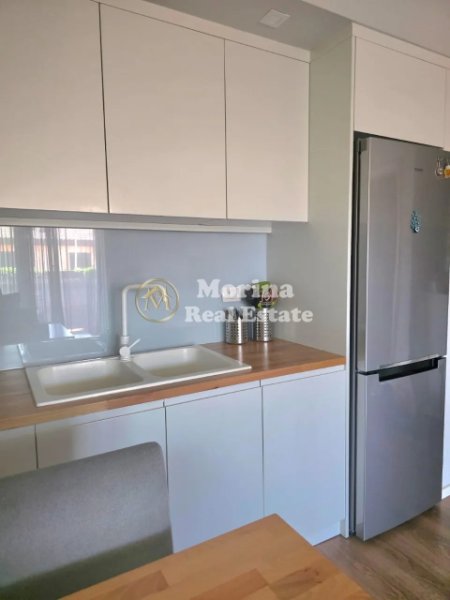 Tirane, jepet me qera apartament 1+1+Ballkon Kati 3, 60 m² 550 € (Liqeni i Thate)