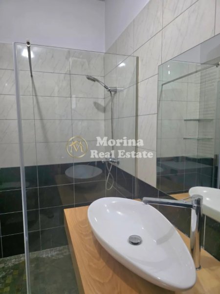 Tirane, jepet me qera apartament 1+1+Ballkon Kati 3, 60 m² 550 € (Liqeni i Thate)