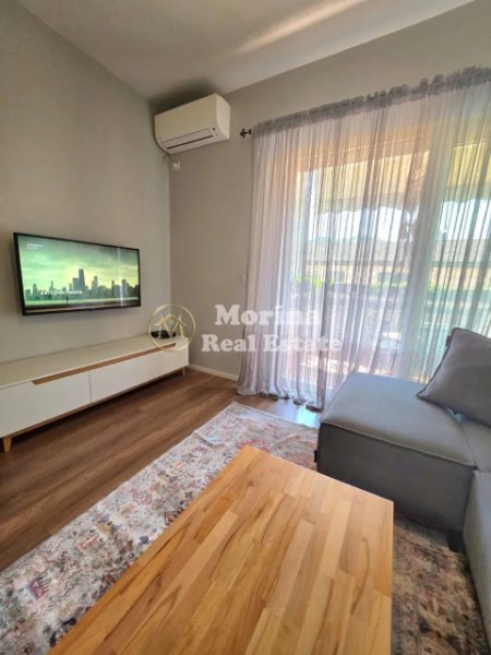 Tirane, jepet me qera apartament 1+1+Ballkon Kati 3, 60 m² 550 € (Liqeni i Thate)