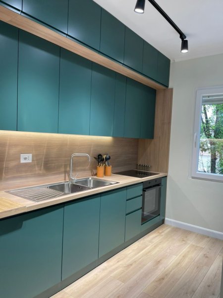 Tirane, jepet me qera apartament 2+1 Kati 3, 110 m² 900 € (Kristal Center)
