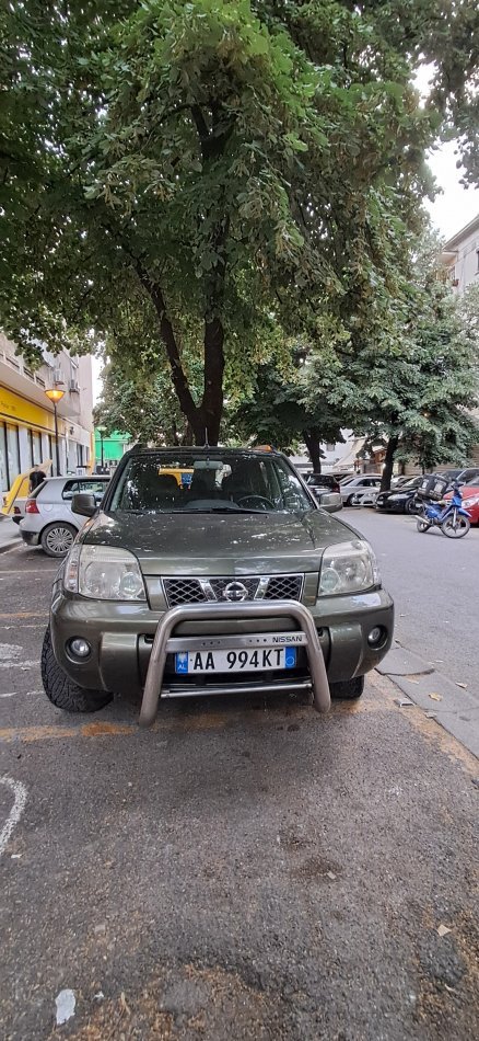 Tirane, shitet SUV | Xhip Nissan X-Trail 4x4 2.0 Benzin+Gaz, jeshile manuale Klima 313.000 km 3.900 €