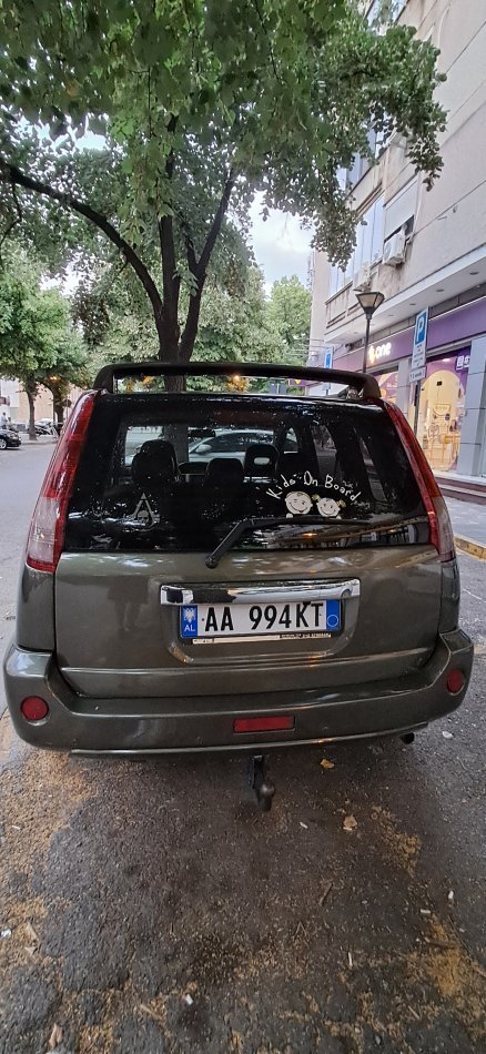 Tirane, shitet SUV | Xhip Nissan X-Trail 4x4 2.0 Benzin+Gaz, jeshile manuale Klima 313.000 km 3.900 €