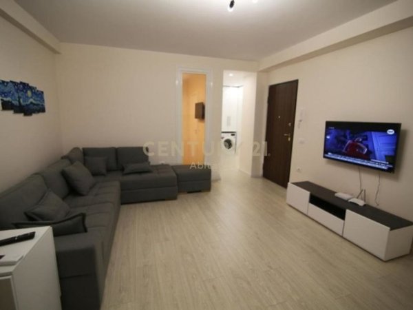 Tirane, jepet me qera apartament 1+1 Kati 3, 44 m² 575 € (Condor Centre)