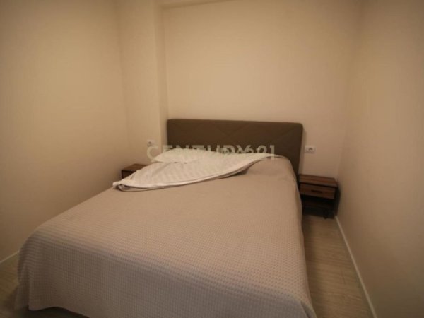 Tirane, jepet me qera apartament 1+1 Kati 3, 44 m² 575 € (Condor Centre)