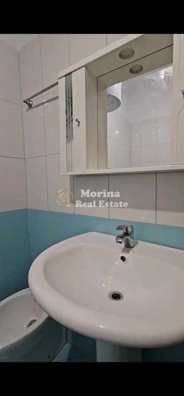 Tirane, jepet me qera apartament 1+1 Kati 4, 65 m² 350 € (Rruga Besim Alla)