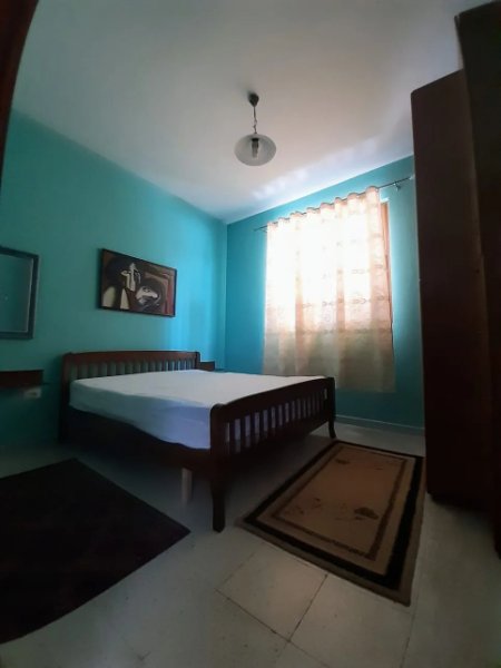 Tirane, jepet me qera Vile 2+1 Kati 3, 75 m² 350 € (Kombinat)