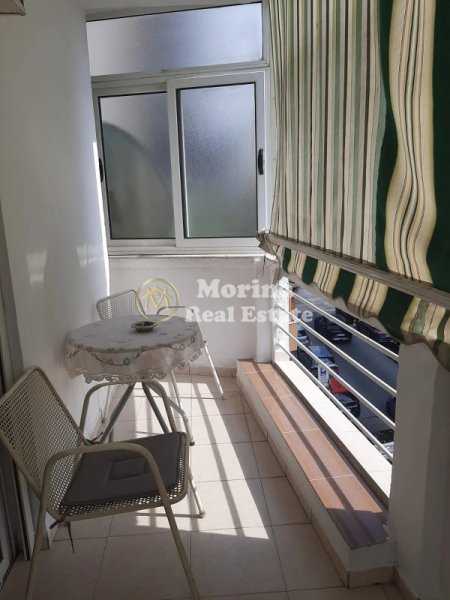 Tirane, jepet me qera apartament 2+1+Ballkon Kati 3, 85 m² 600 € (Bllok)