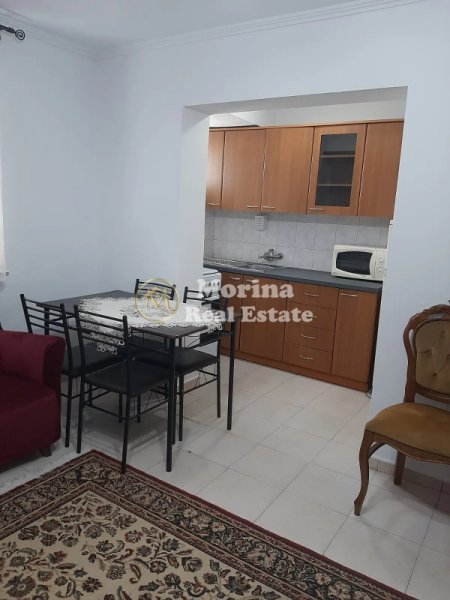 Tirane, jepet me qera apartament 2+1+Ballkon Kati 3, 85 m² 600 € (Bllok)