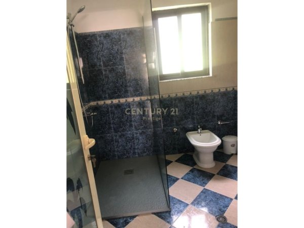 Tirane, jepet me qera apartament 2+1 Kati 2, 120 m² 500 € 