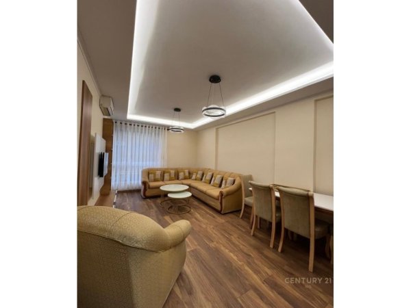 Tirane, jepet me qera apartament 1+1 Kati 2, 60 m² 550 € (Rr.Vllazen Huta)