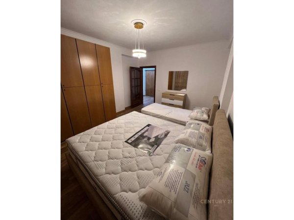Tirane, jepet me qera apartament 1+1 Kati 2, 60 m² 550 € (Rr.Vllazen Huta)