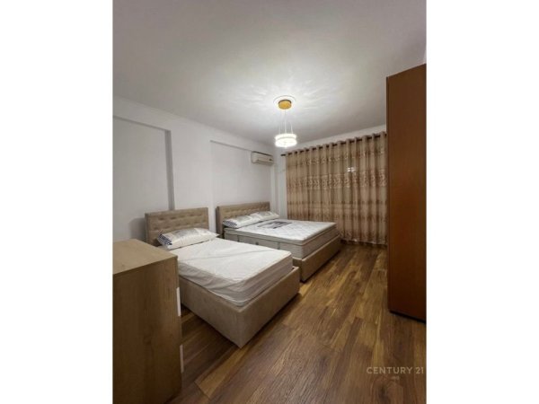Tirane, jepet me qera apartament 1+1 Kati 2, 60 m² 550 € (Rr.Vllazen Huta)