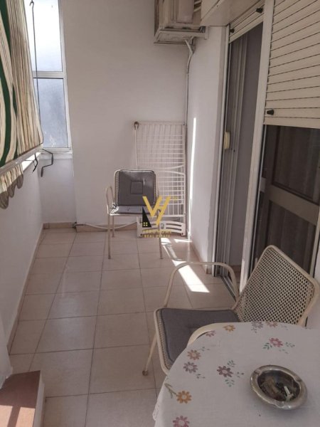 Tirane, jepet me qera apartament 2+1+Ballkon Kati 3, 75 m² 600 € (BLLOK)