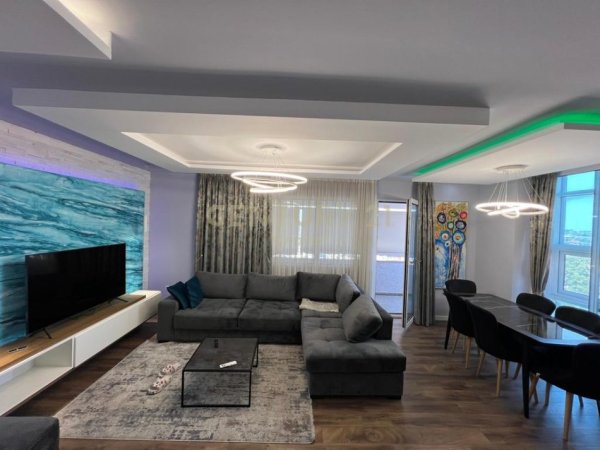 Tirane, jepet me qera apartament 2+1 Kati 5, 95 m² 800 € (Rr.Dritan Hoxha)