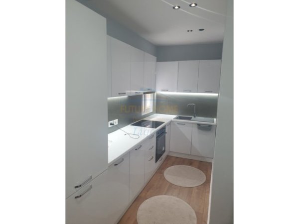 Qera, Apartament 2+1, Ish Parku i Autobuzave, Tirane.