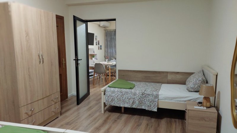 Tirane, jepet me qera apartament 1+1 Kati 1, 55 m² 600 € (Myslym Shyri , Fondi Besa)