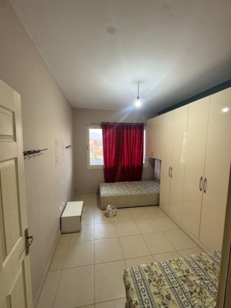 Tirane, jepet me qera apartament 2+1+Ballkon Kati 7, 110 m² 450 € (Palestra Unik , Yzberisht)