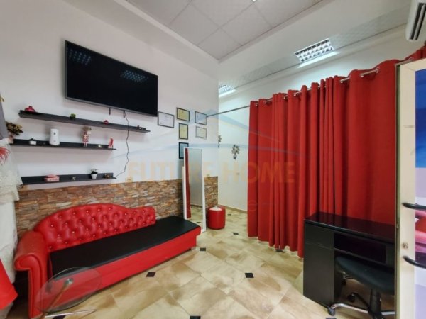 Tirane, shitet ambjent biznesi Kati 0, 35 m² 58.000 € (Bulevardi i kasharit)