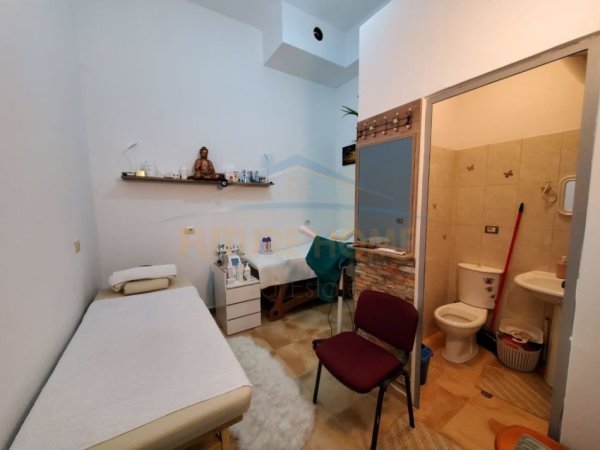Tirane, shitet ambjent biznesi Kati 0, 35 m² 58.000 € (Bulevardi i kasharit)