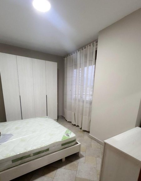Tirane, jepet me qera apartament 1+1+Ballkon Kati 15, 60 m² 550 € (9 Katshet)