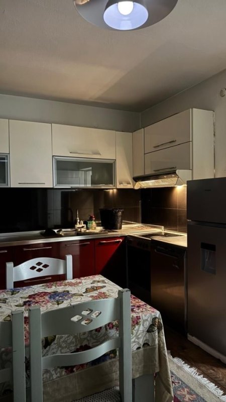 Tirane, jepet me qera garsonier Kati 1, 45 m² 450 € (Zogu i Zi)