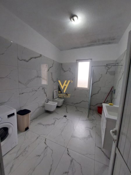 Tirane, jepet me qera apartament 2+1+Ballkon Kati 1, 168 m² 400 € (rruga isuf elezi)