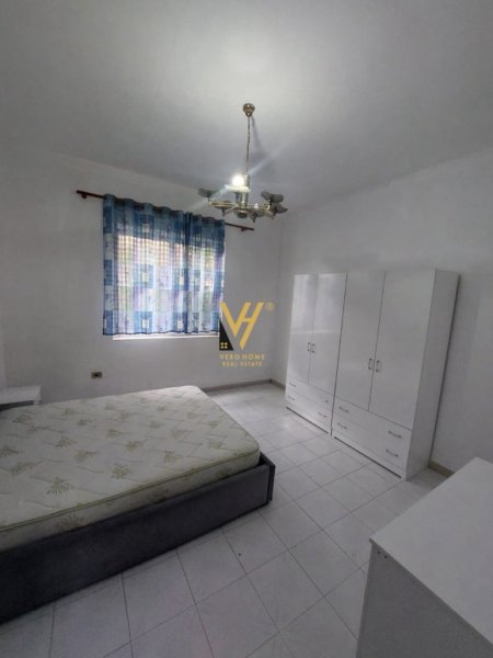 Tirane, jepet me qera apartament 2+1+Ballkon Kati 1, 168 m² 400 € (rruga isuf elezi)