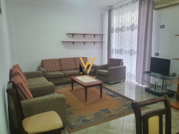 Tirane, jepet me qera apartament 3+1+Ballkon Kati 3, 116 m² 670 € (KRISTAL CENTER)