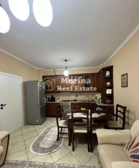 Tirane, jepet me qera apartament 2+1 Kati 1, 95 m² 500 € (Don Bosko)