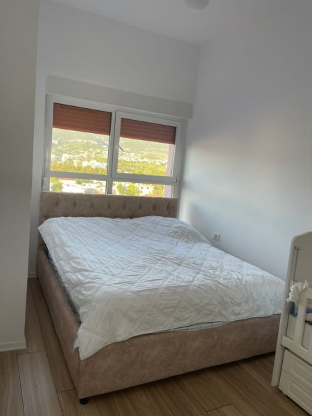 Tirane, jepet me qera apartament 1+1+Ballkon Kati 7, 50 m² 380 € (Mangalem , Ali Dem)