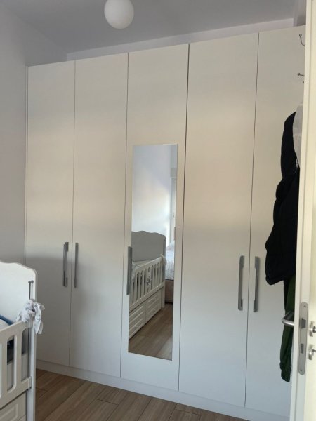 Tirane, jepet me qera apartament 1+1+Ballkon Kati 7, 50 m² 380 € (Mangalem , Ali Dem)