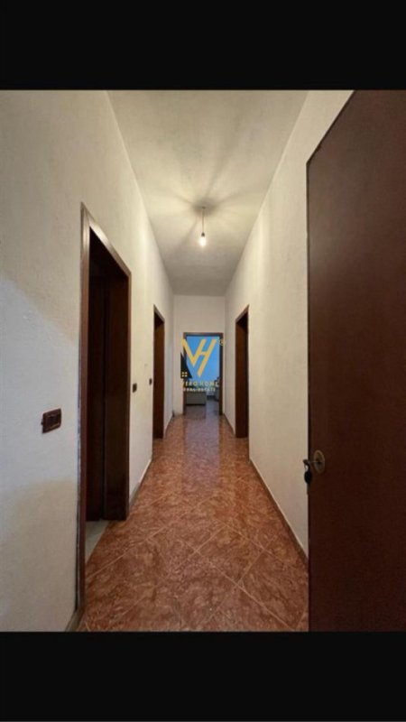 Tirane, jepet me qera apartament 2+1+Ballkon Kati 1, 120 m² 450 € (DON BOSKO)