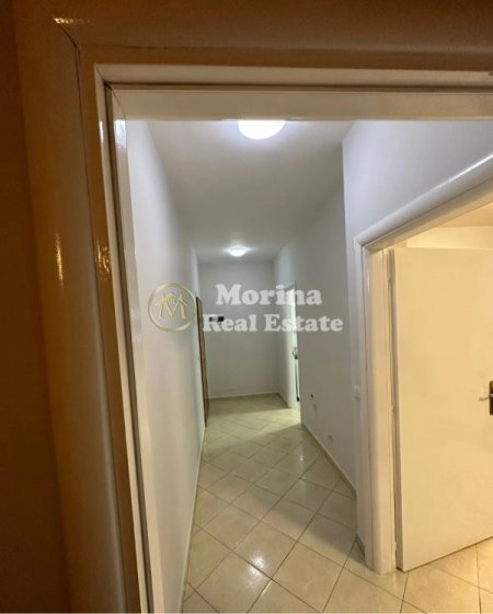 Tirane, jepet me qera apartament 1+1 Kati 5, 69 m² 500 € (Komuna e Parisit)