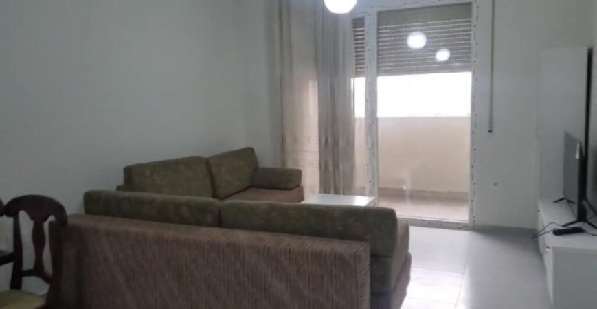 Tirane, jepet me qera apartament 1+1+Ballkon Kati 10, 70 m² 400 € (GOLDEN PARK AMERIKAN 3)