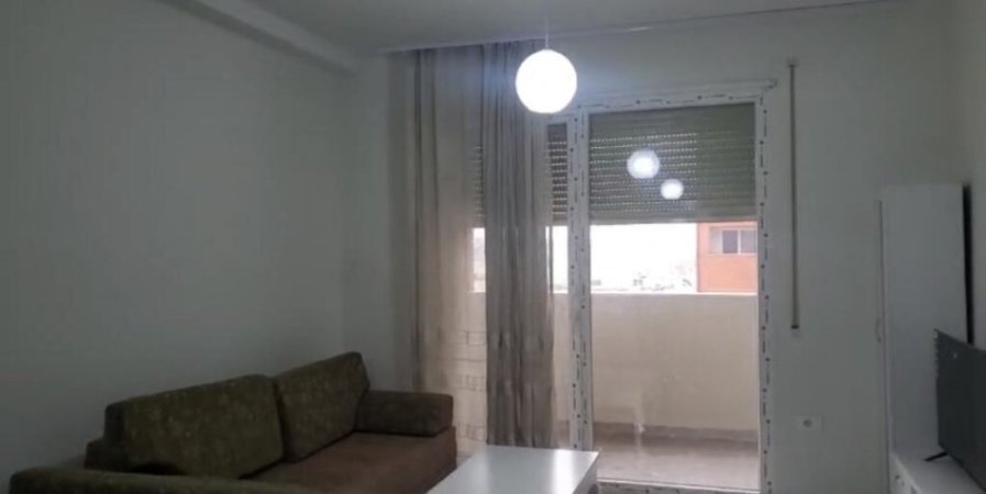 Tirane, jepet me qera apartament 1+1+Ballkon Kati 10, 70 m² 400 € (GOLDEN PARK AMERIKAN 3)