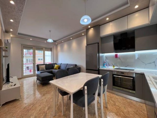 Tirane, jepet me qera apartament 2+1+BLK Kati 6, 100 m² 800 Euro (Don Bosko)