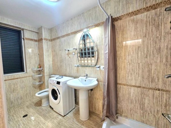 Tirane, jepet me qera apartament 1+1 Kati 4, 60 m² 600 € (Rr.Muhamet Gjollesha)