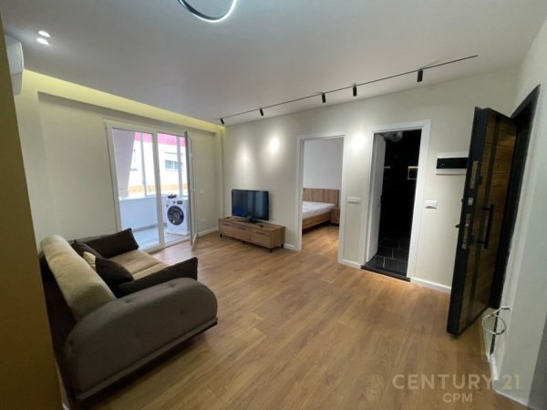 Tirane, jepet me qera apartament 1+1 , 50 m² 550 € 