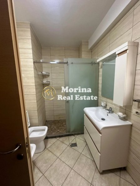 Tirane, jepet me qera apartament 1+1+Ballkon Kati 3, 70 m² 550 € (Pazari i Ri)