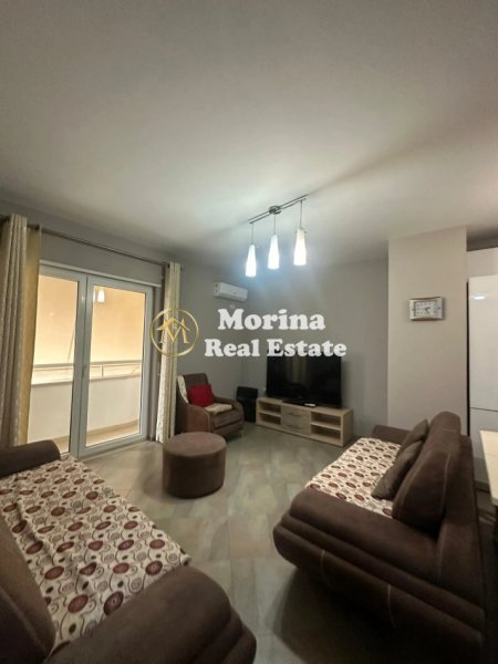 Tirane, jepet me qera apartament 1+1+Ballkon Kati 3, 70 m² 550 € (Pazari i Ri)