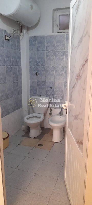 Tirane, jepet me qera shtepi 2+1 Kati 1, 74 m² 400 € (Oxhaku)