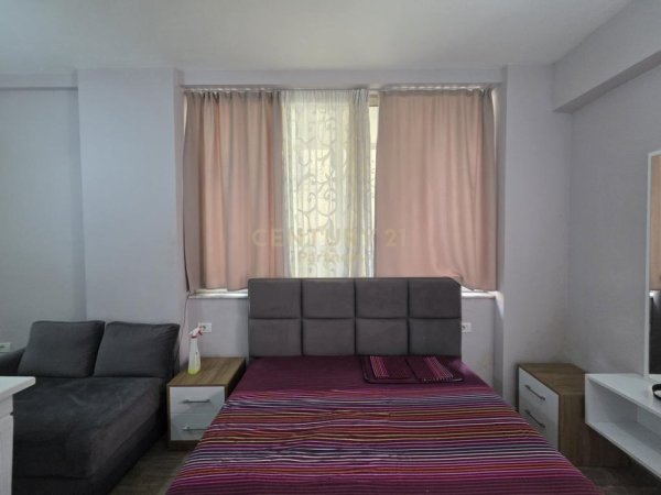 Tirane, jepet me qera apartament , 27 m² 350 € (Rr.Teodor Ruzvelt)