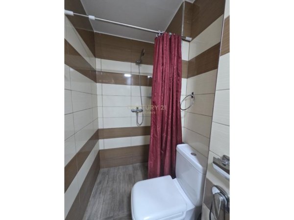 Tirane, jepet me qera apartament , 27 m² 350 € (Rr.Teodor Ruzvelt)
