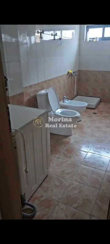 Tirane, jepet me qera apartament 2+1 Kati 8, 90 m² 700 € (21 Dhjetori)