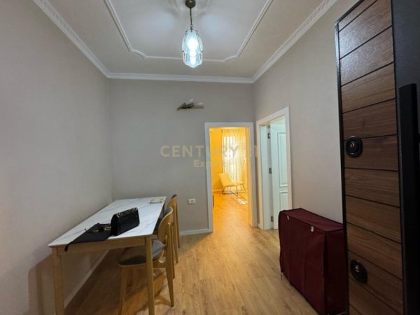 Tirane, jepet me qera apartament 1+1 Kati 1, 59 m² 550 € (Rruga e Elbasanit)