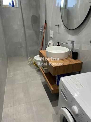 Tirane, jepet me qera 1+1 Kati 2, 60 m² 400 € 